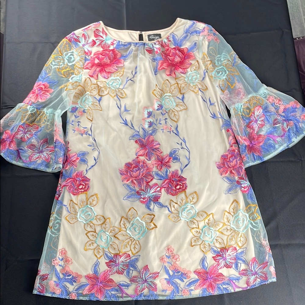 Floral Embroidered Dress with Bell Sleeves ladies size 6